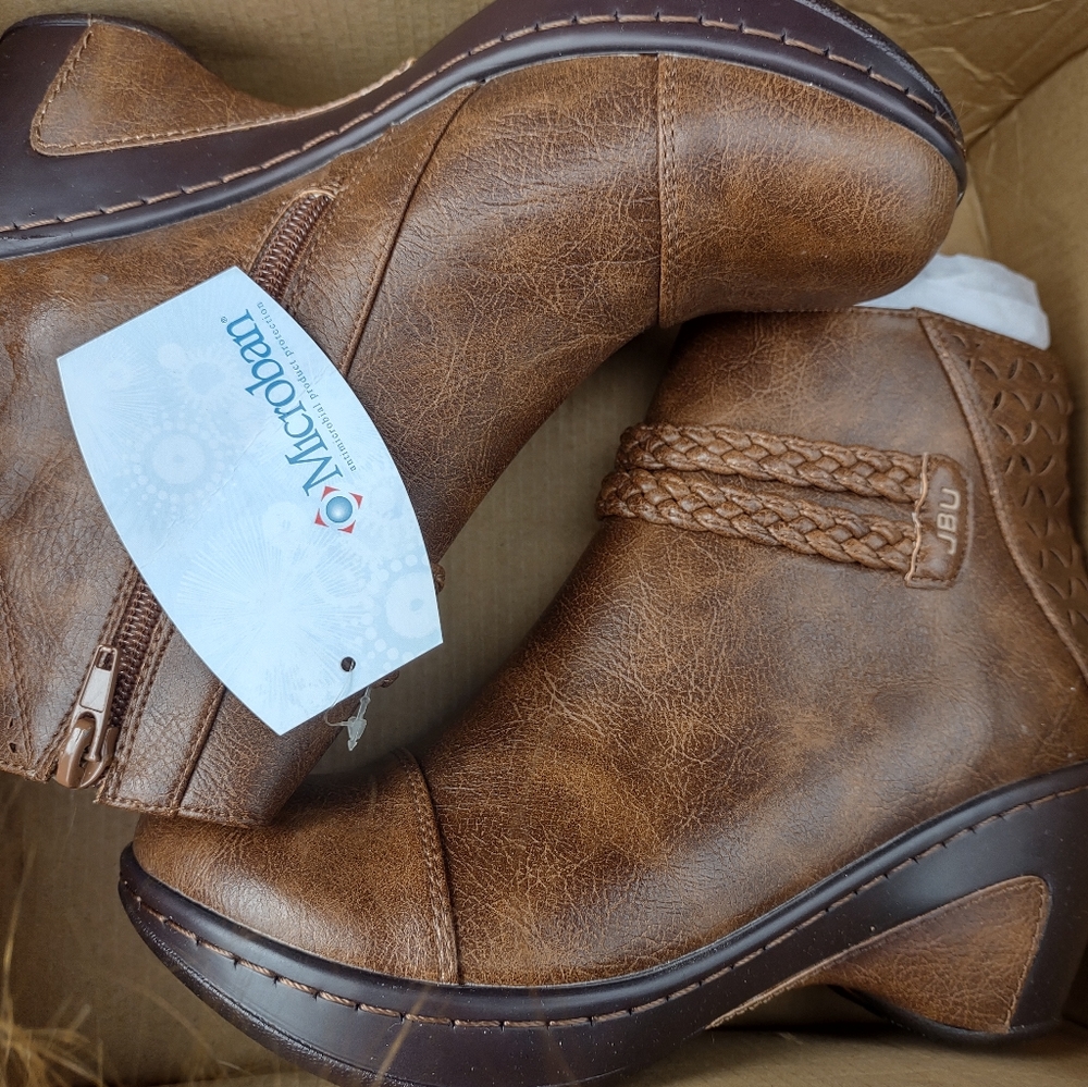 Jambu boots, size 7